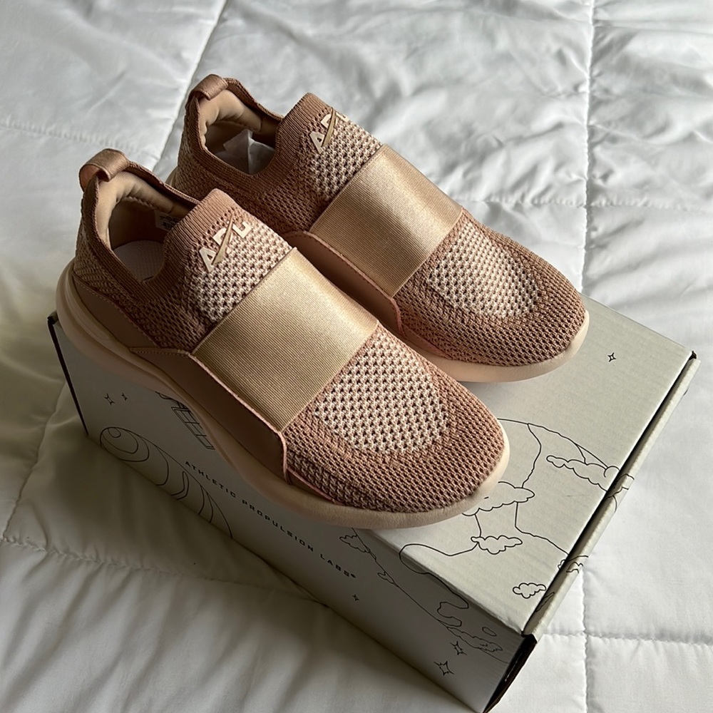 APL youth size 2 new with box